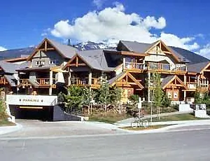 resortquest-at-glaciers-reach.hotels-of-whistler.com/